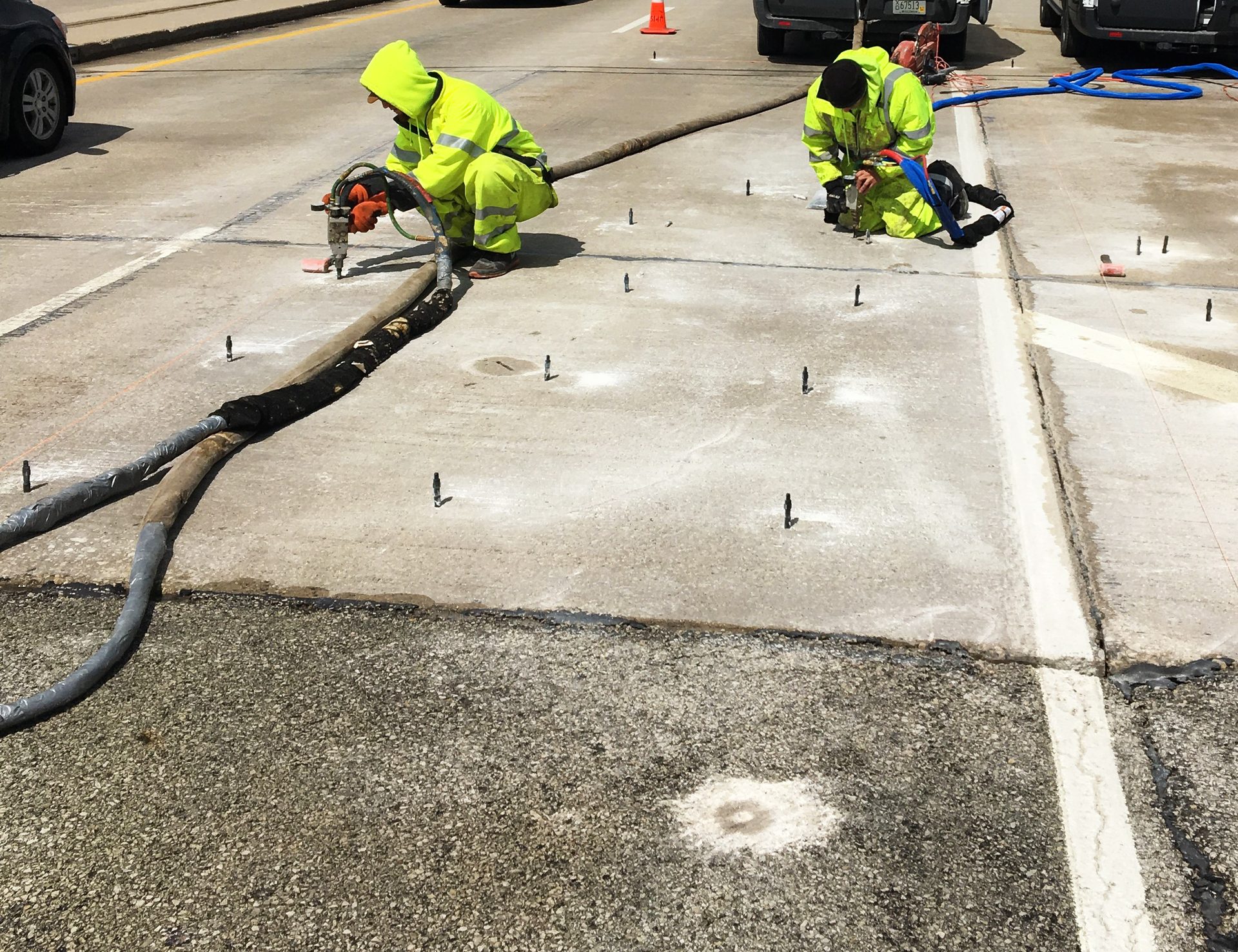 Longhorn Lifting crew working on a commercial job with HMI EliteONE equipment